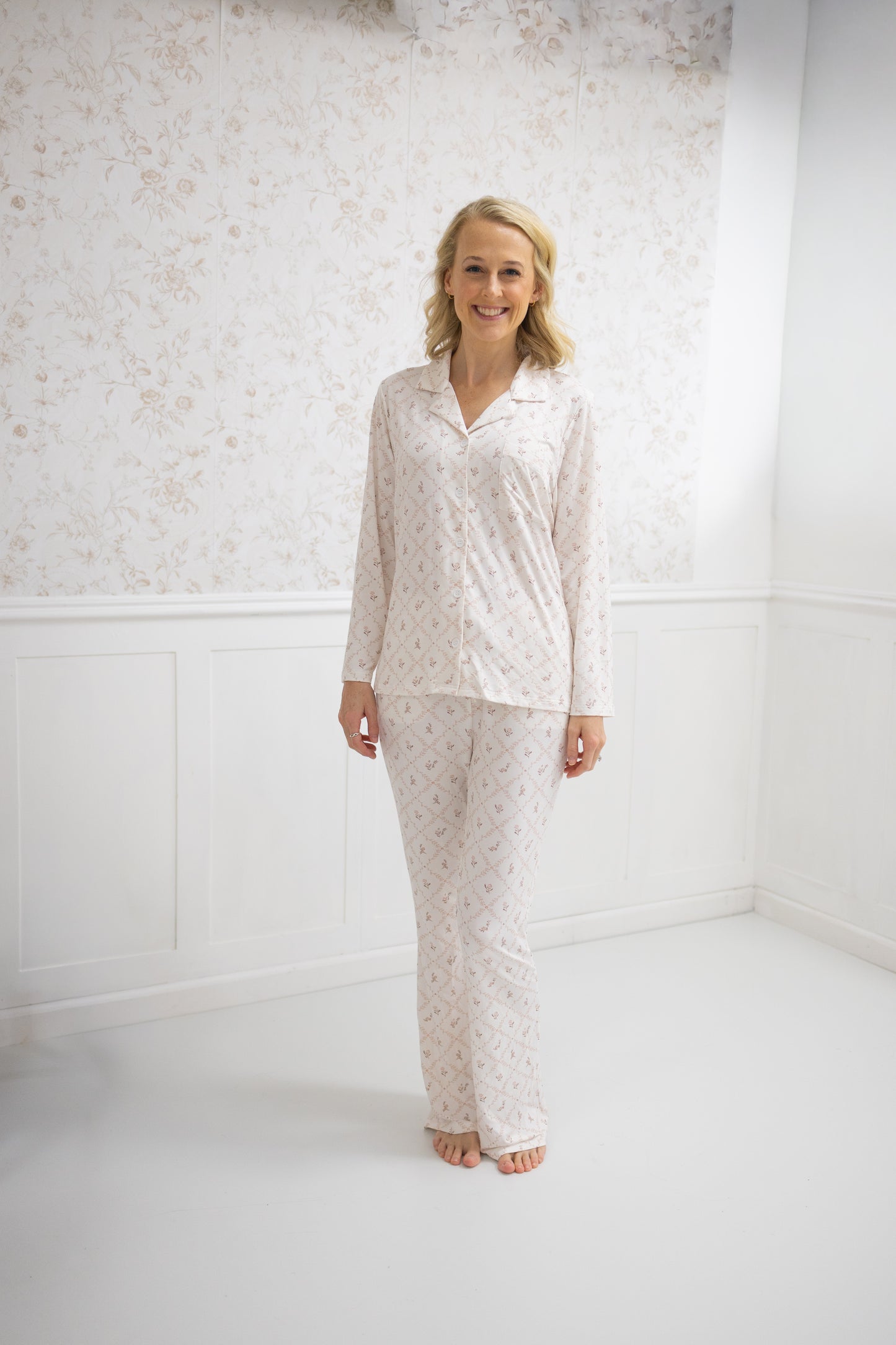 Vintage Rose Women’s Flare Set